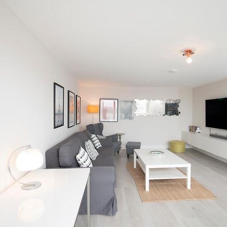 Spacious Apartment With Parking Space, Close To Heathrow, Elizabeth Line And Windsor Maidenhead Exteriör bild