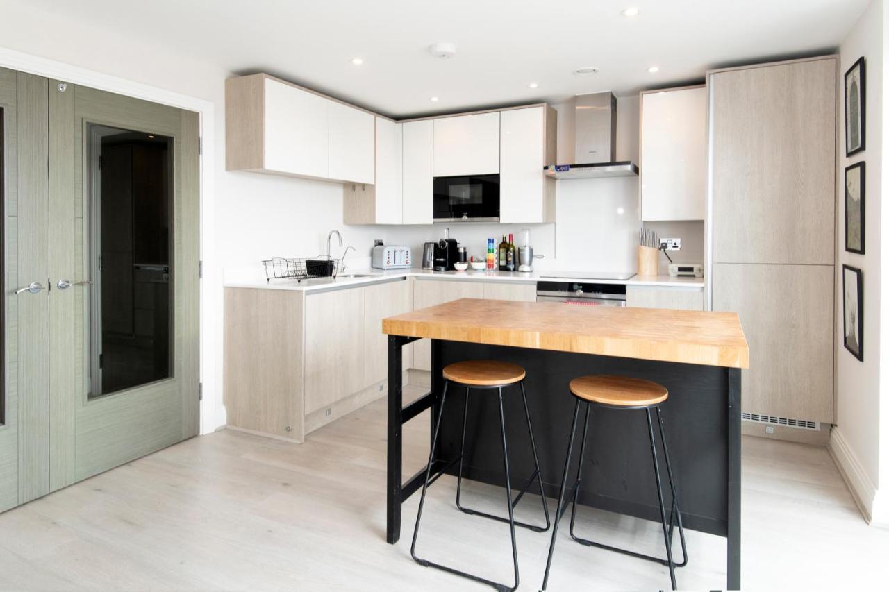 Spacious Apartment With Parking Space, Close To Heathrow, Elizabeth Line And Windsor Maidenhead Exteriör bild